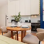 Appartamento Charming W/ Private Garden In St. Catarina Oporto