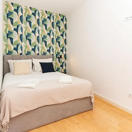 Apartment Charming W/ Private Garden In St. Catarina