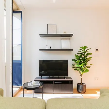 Apartamento Charming W/ Private Garden In St. Catarina