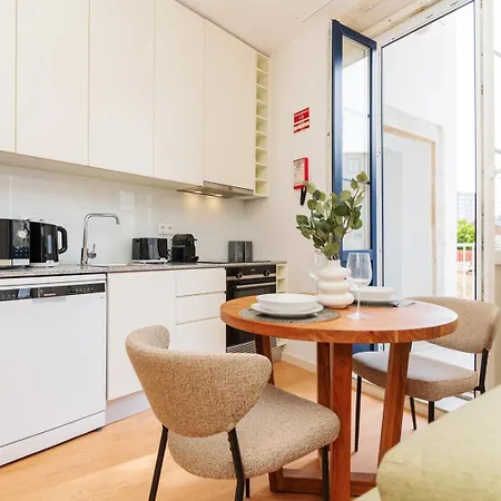 Charming W/ Private Garden In St. Catarina Porto
