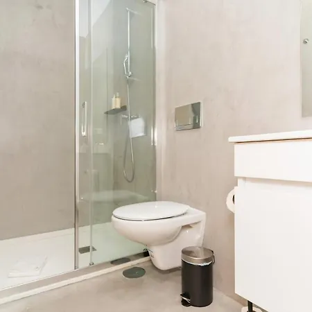 Charming W/ Private Garden In St. Catarina Porto