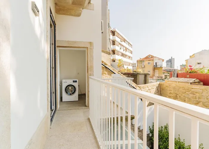 Charming W/ Private Garden In St. Catarina Apartmán