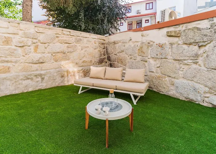 Charming W/ Private Garden In St. Catarina 公寓 *