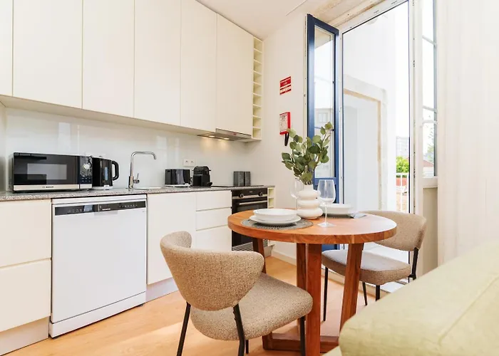 Charming W/ Private Garden In St. Catarina 波尔图