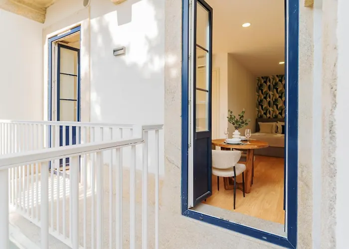 Charming W/ Private Garden In St. Catarina