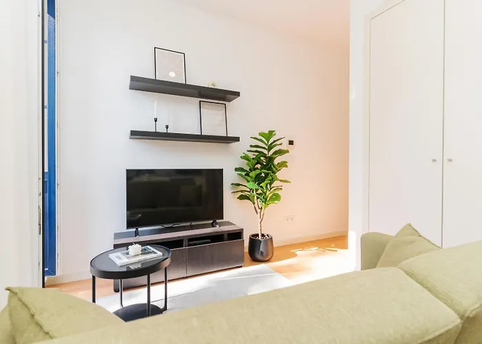 公寓 Charming W/ Private Garden In St. Catarina