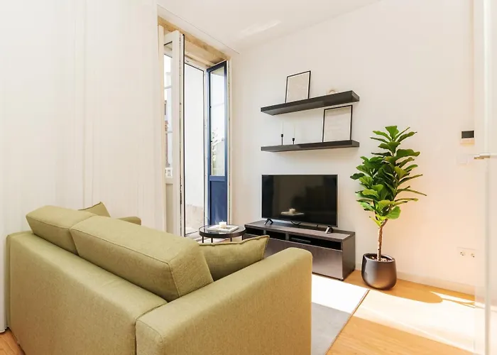 Charming W/ Private Garden In St. Catarina *