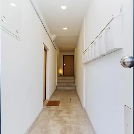 Charming W/ Private Garden In St. Catarina * ポルト
