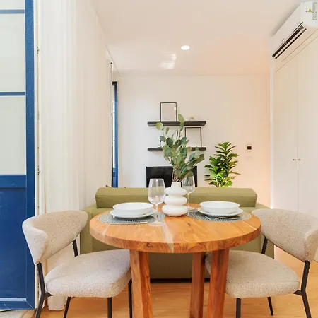 Charming W/ Private Garden In St. Catarina ポルト