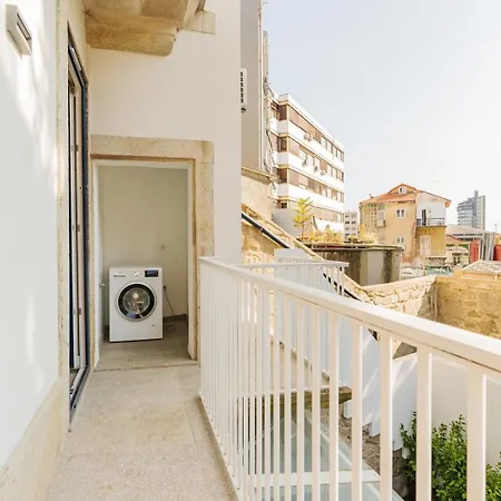 Charming W/ Private Garden In St. Catarina Daire