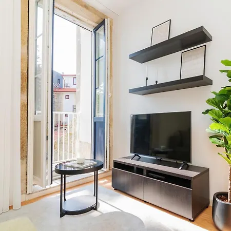 Charming W/ Private Garden In St. Catarina アパート *