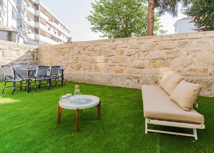 Appartamento Charming W/ Private Garden In St. Catarina *