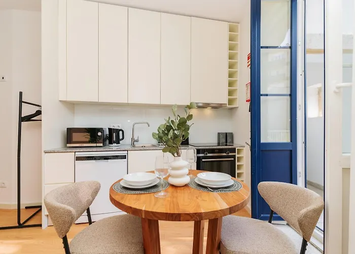 Apartamento Charming W/ Private Garden In St. Catarina